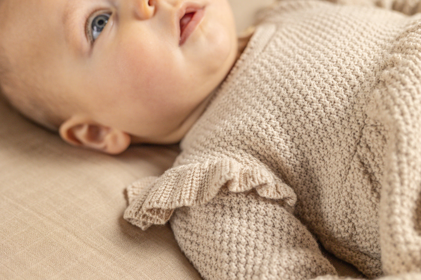 Little Dutch gebreid jurkje lange mouwen ruches Sand