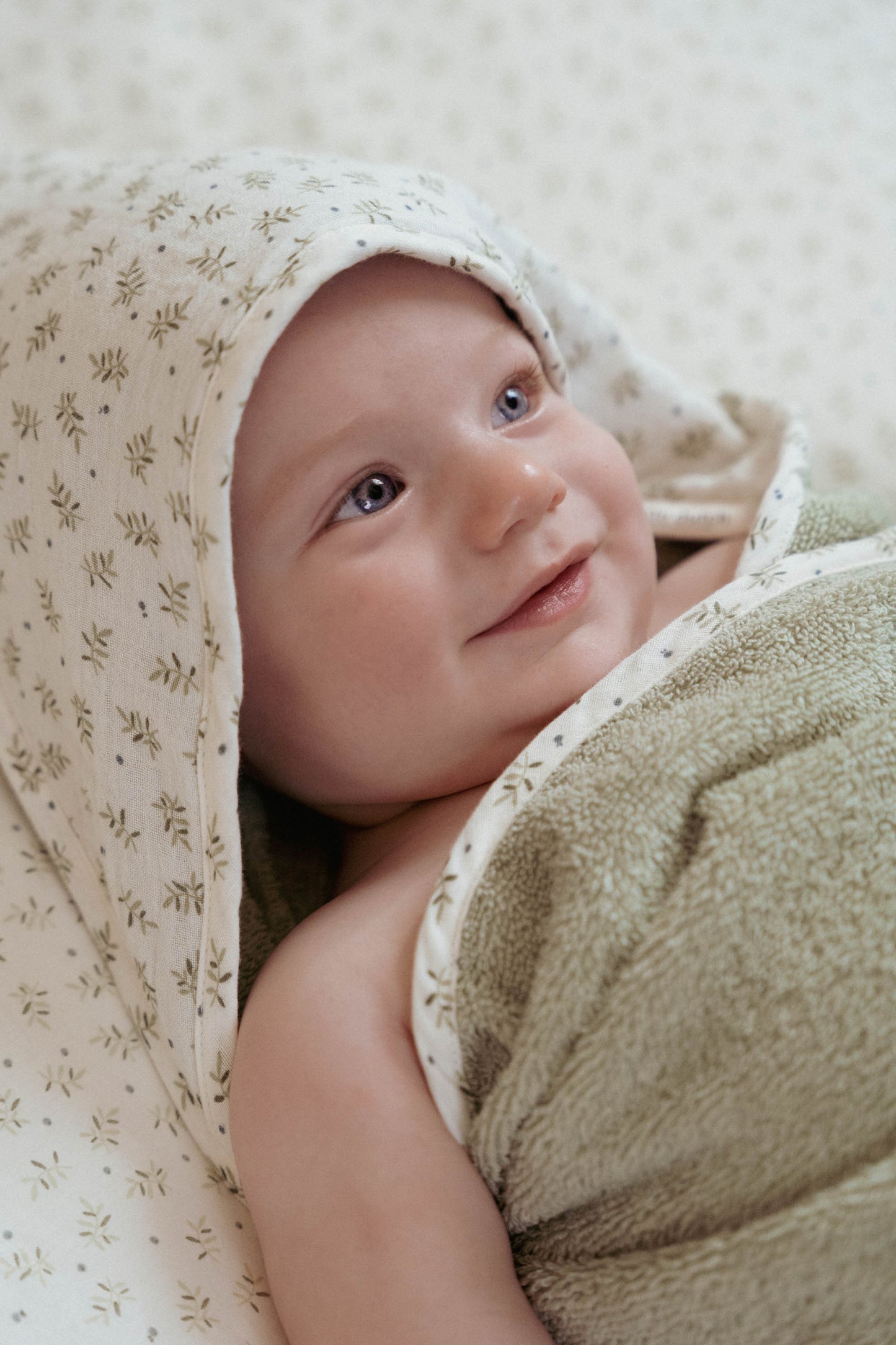 Little Dutch badcape 75x75cm "Blueberry Leaves"