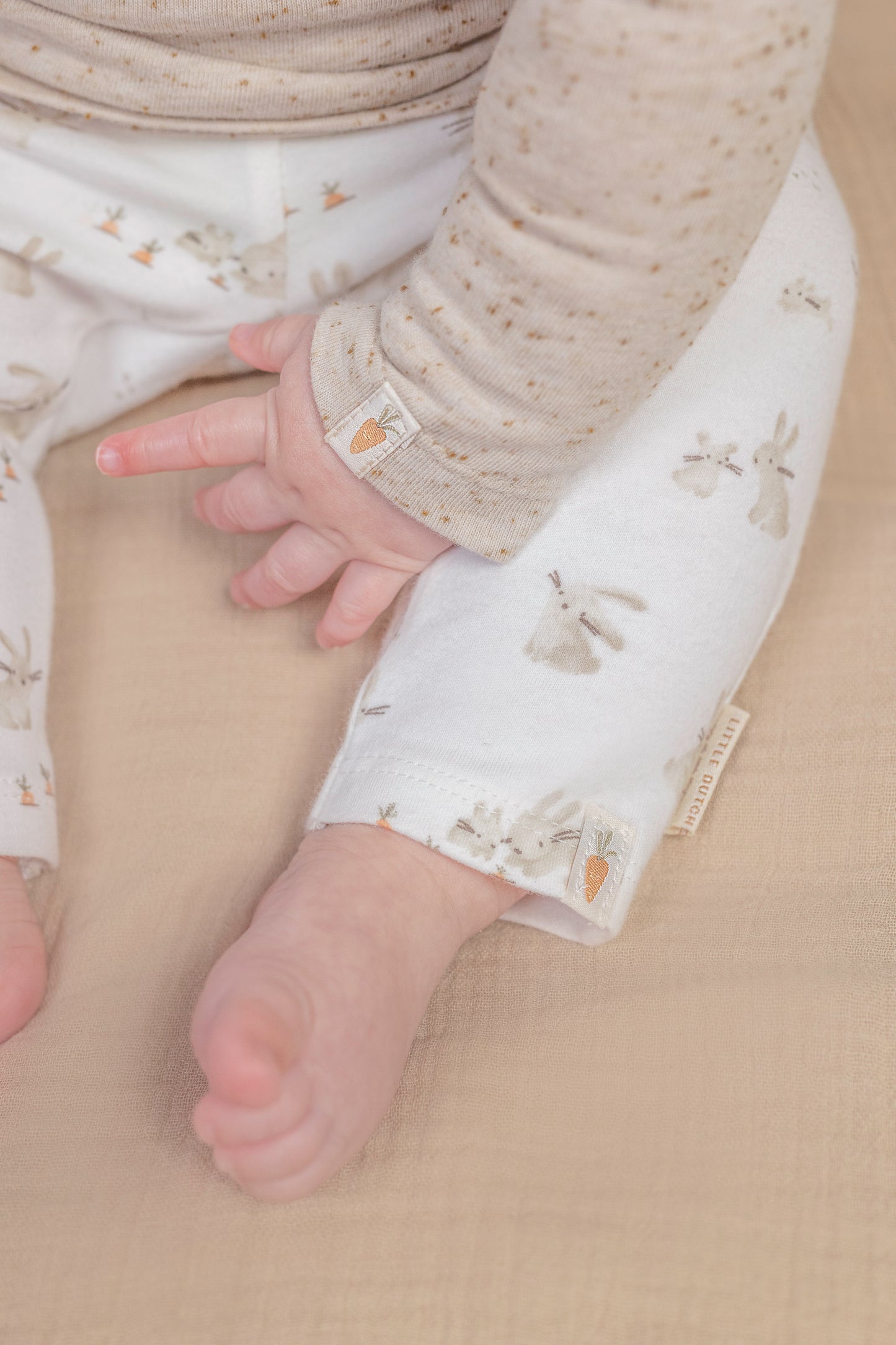 Little Dutch vestje overslag Nappy Sand
