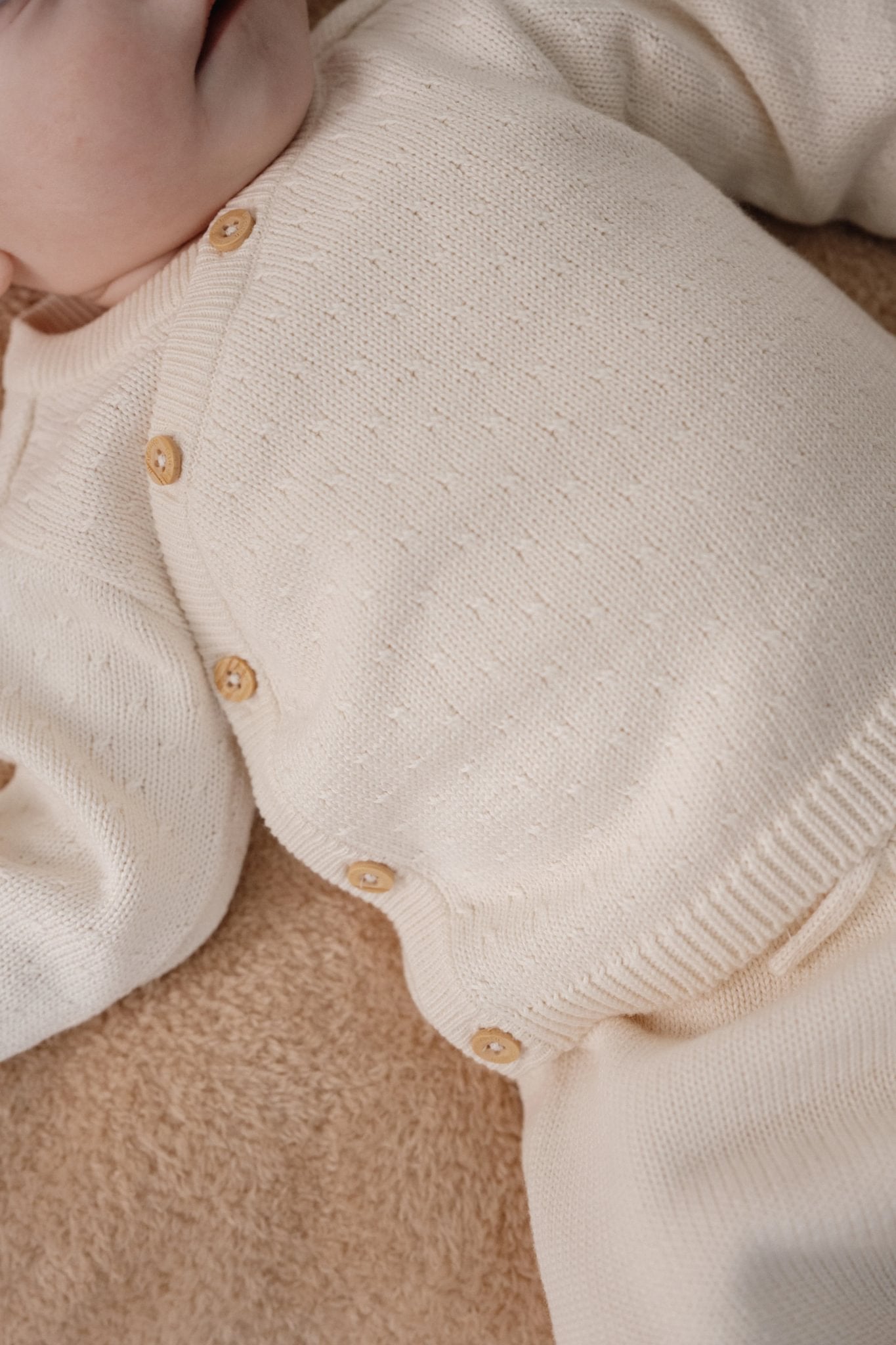 Gebreid vestje overslag wit Little Goose