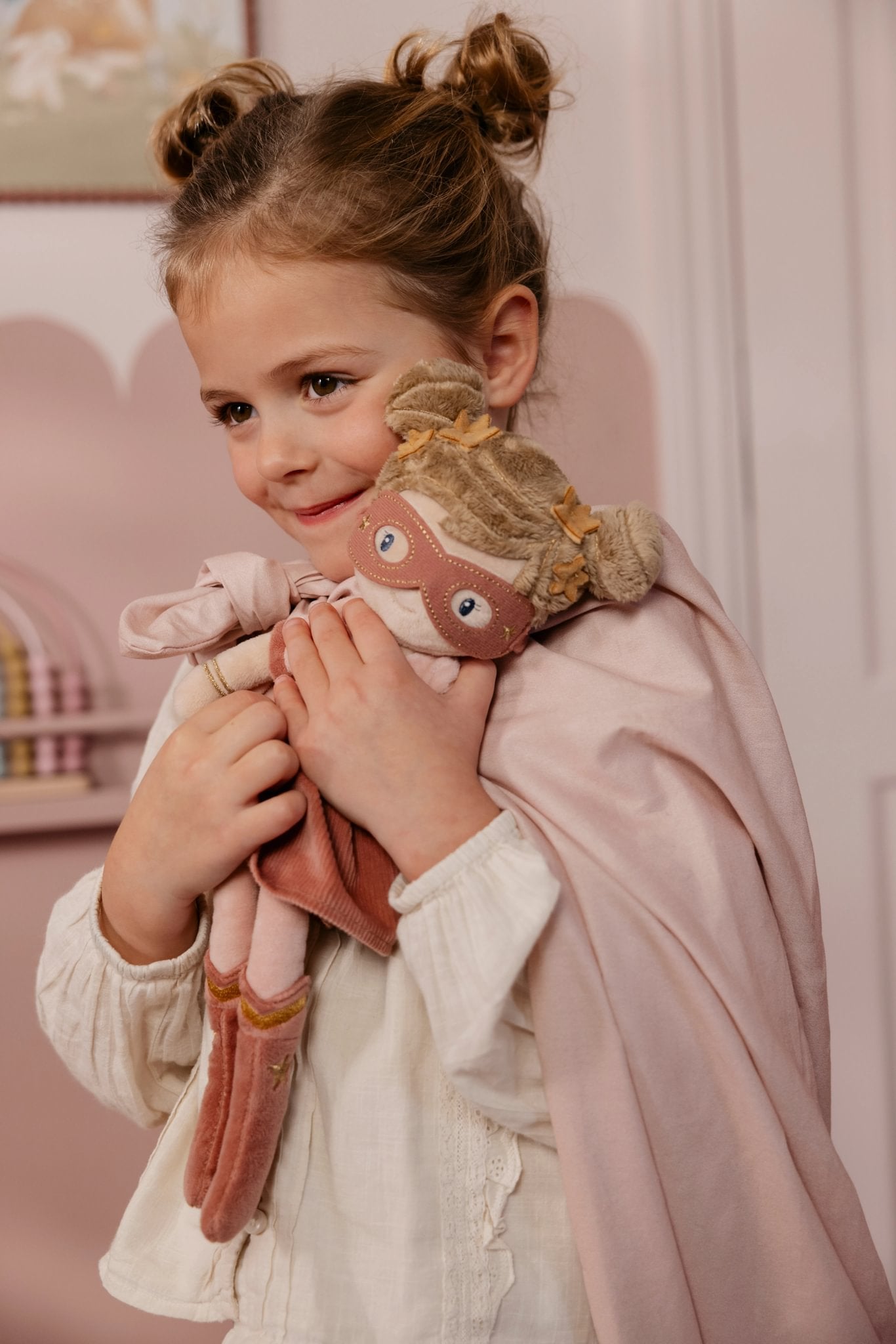 Knuffelpop "Superheld Rosa" 35cm