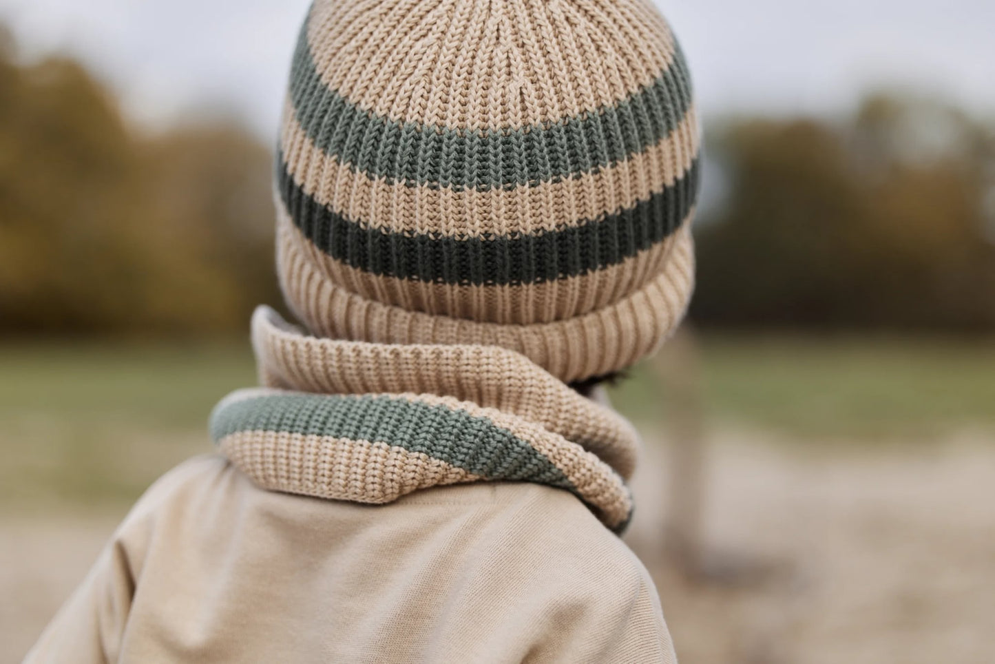 Gebreide muts "Warm Taupe" 74-86